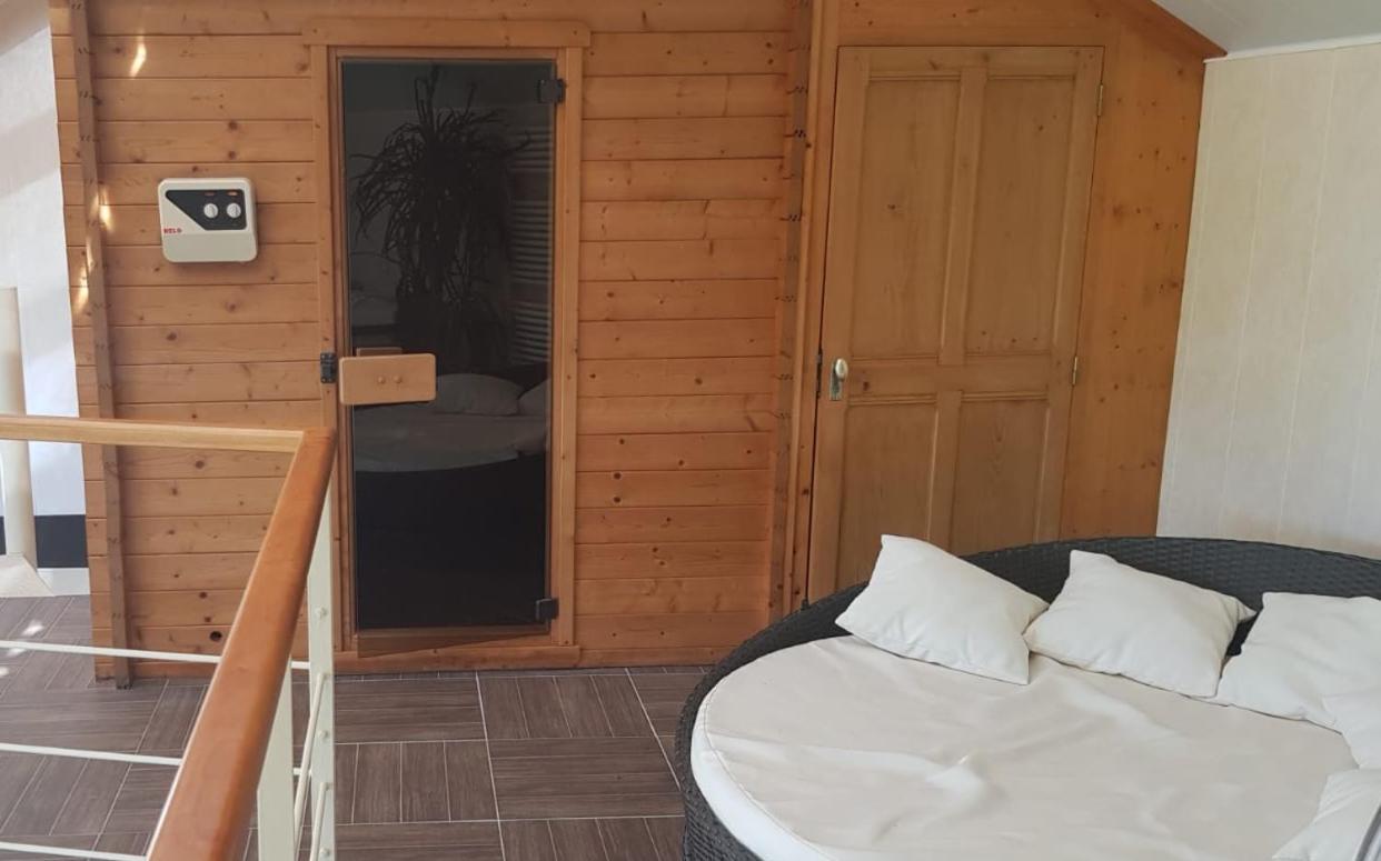 Hotel Le Domaine De Tizo Saint-Victor-de-Morestel Zewnętrze zdjęcie